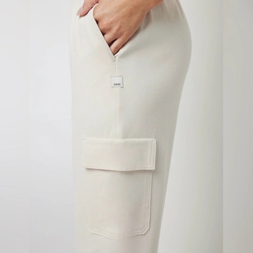 Vuori bone/beige cargo boyfriend joggers small - Picture 3 of 3